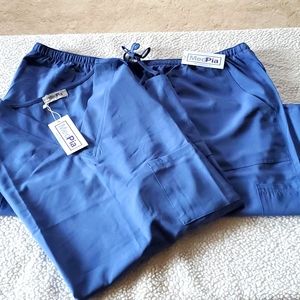 Scrub set